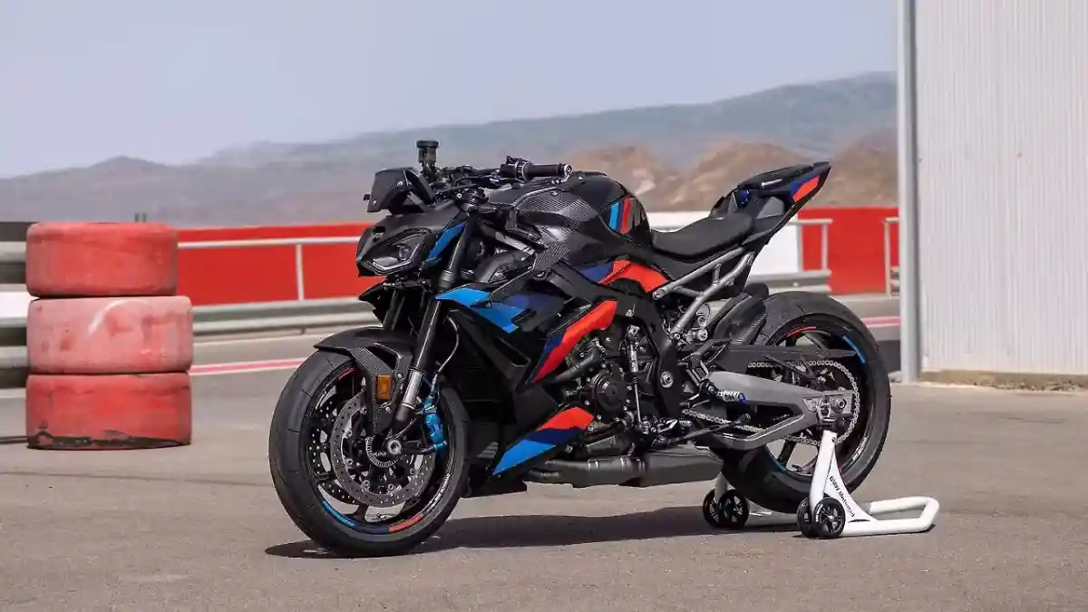 BMW M 1000 R Launched in India at ₹33.50 Lakh with 999cc Engine, M Winglets, 206bhp, Features